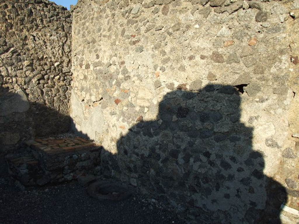 VI.14.6 Pompeii. December 2006. East wall of shop.