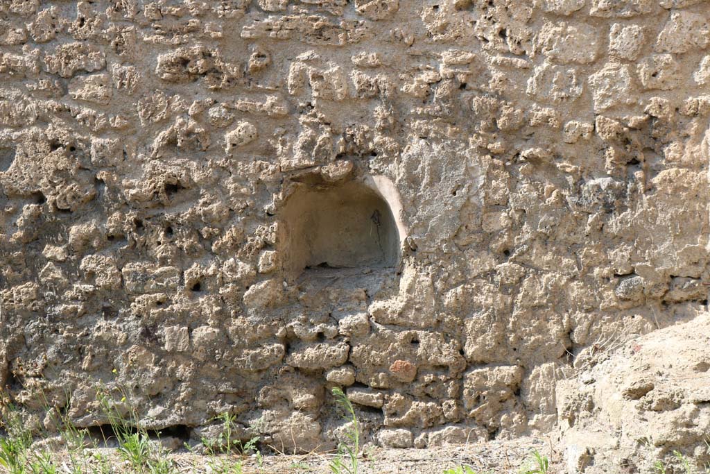 VI.14.19 Pompeii. December 2018. Niche in north wall. Photo courtesy of Aude Durand.