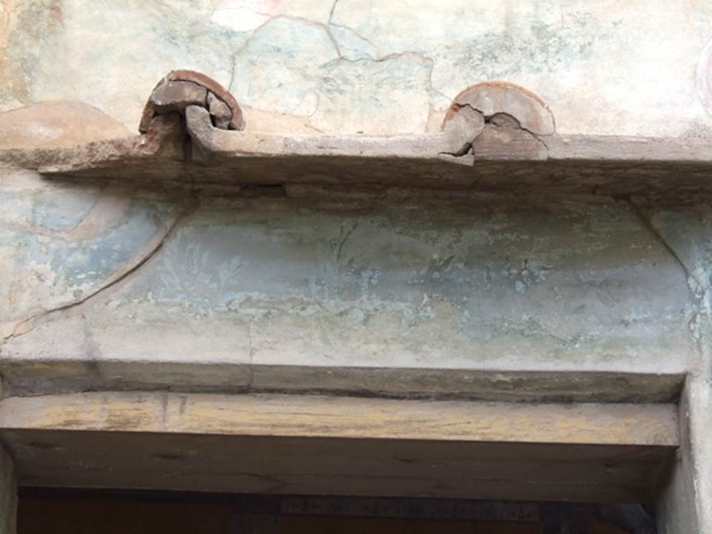 VI.14.20 Pompeii. March 2009. Room 18, west wall, remains of painted plants, under tiling in garden area.