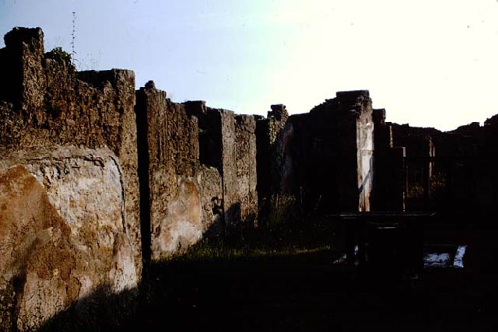 VI.14.43 Pompeii. 1964. Looking north-east across atrium, from entrance corridor. Photo by Stanley A. Jashemski.
Source: The Wilhelmina and Stanley A. Jashemski archive in the University of Maryland Library, Special Collections (See collection page) and made available under the Creative Commons Attribution-Non Commercial License v.4. See Licence and use details.
J64f1591