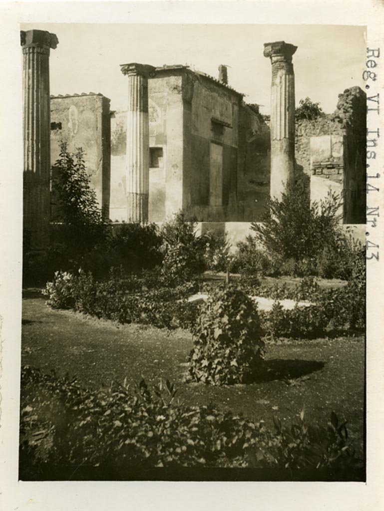VI.14.43 Pompeii. 1937-9. Looking across peristyle towards room 16 with painted decoration on west wall.
Photo courtesy of American Academy in Rome, Photographic Archive. Warsher collection no. 1429.
The same photograph is in the Deutsches Archäologisches Institut, Abteilung Rom, Arkiv, inv. 1322_A08, where it is incorrectly shown as VI.14.13.