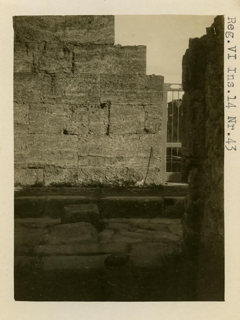 VI.14.43 Pompeii. Pre-1937-39. Looking east to wall on north side of doorway.
Photo courtesy of American Academy in Rome, Photographic Archive. Warsher collection no. 1426.
