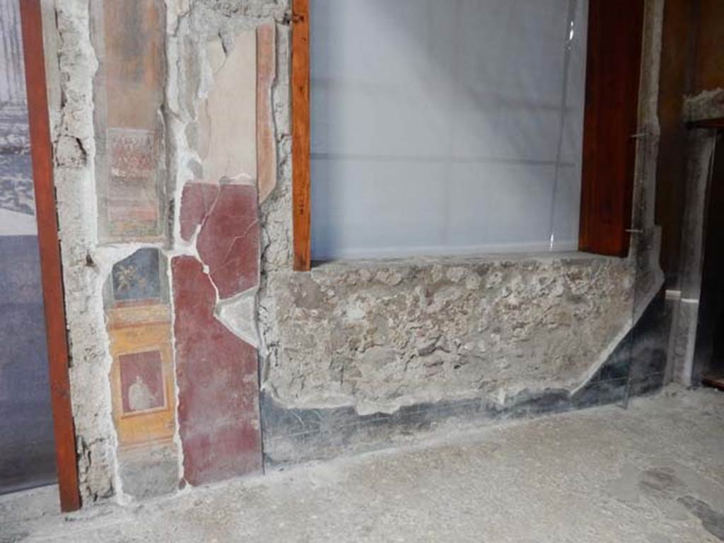 VI.15.1 Pompeii. May 2017. West wall of ala on north side of atrium. Photo courtesy of Buzz Ferebee.