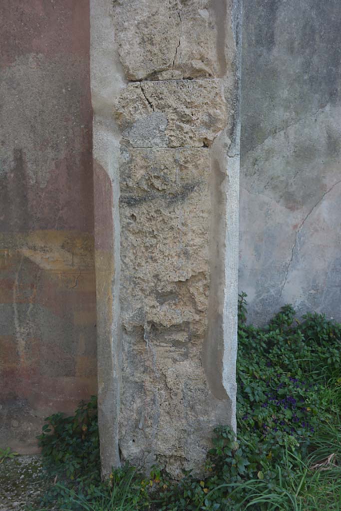 VI 15 5 Pompeii. March 2019. Oecus/triclinium 8, south side of doorway.
Foto Annette Haug, ERC Grant 681269 D�COR.
