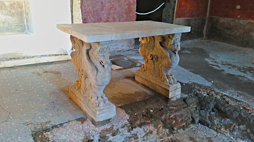 VI.15.8 Pompeii. December 2019. Looking north-west towards marble table in atrium. Photo courtesy of Giuseppe Ciaramella.