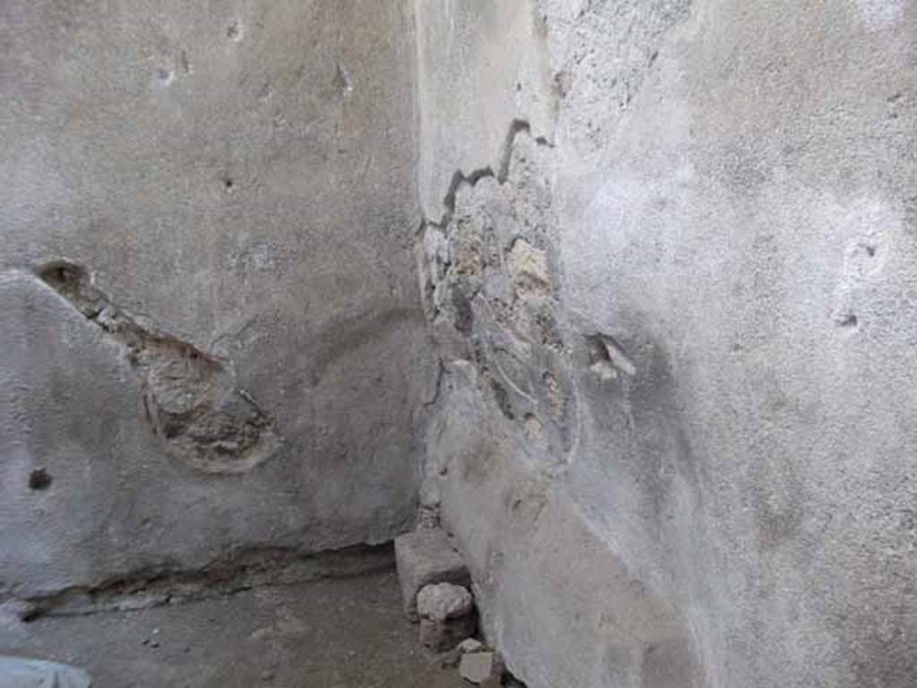 VI.15.8 Pompeii. May 2010. South-east corner.