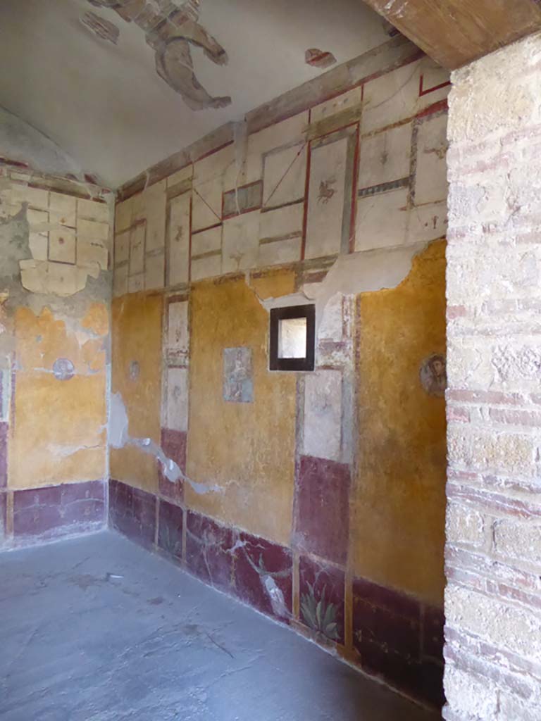 VI.16.7 Pompeii. September 2015. Room R, looking towards north wall from doorway.
Foto Annette Haug, ERC Grant 681269 D�COR.
