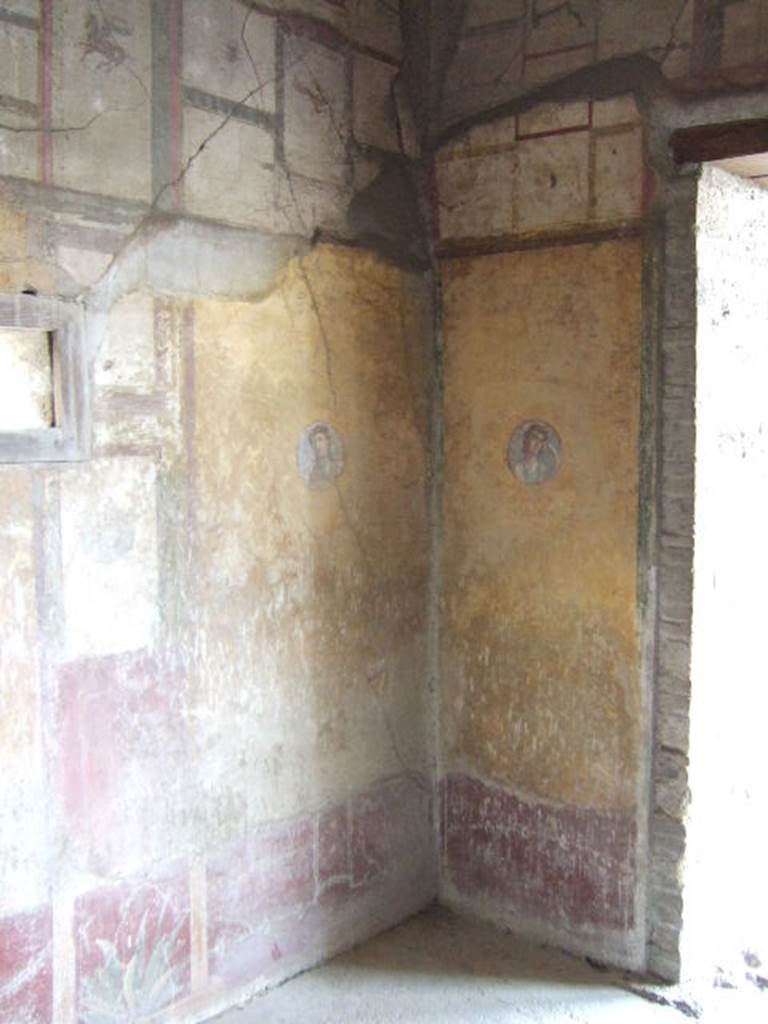 VI.16.7 Pompeii. May 2006. Room R, north-east corner.