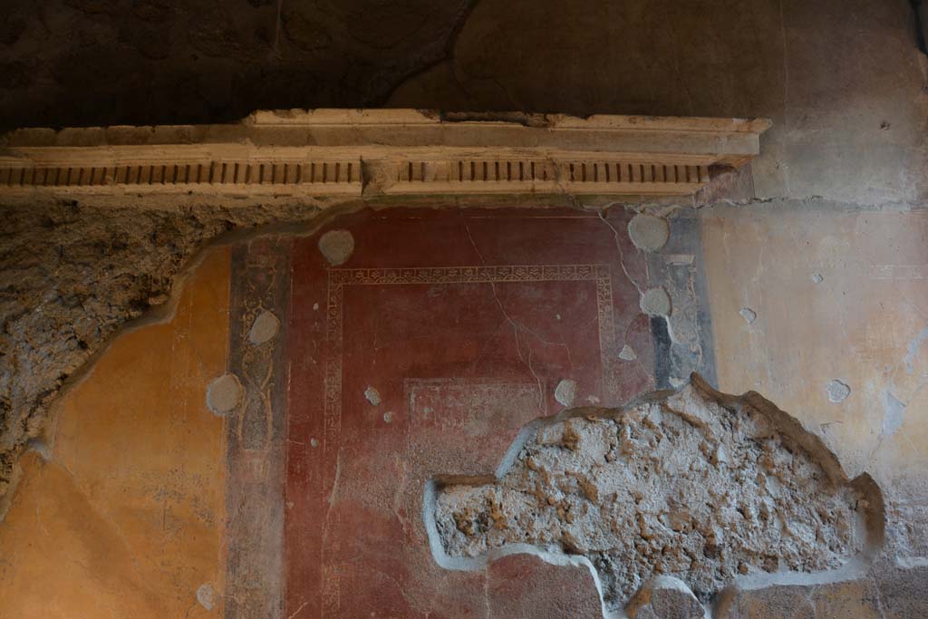 VI.16.7 Pompeii. March 2019. Cubiculum C, upper south wall with cornice, after conservation.
Foto Annette Haug, ERC Grant 681269 D�COR.

