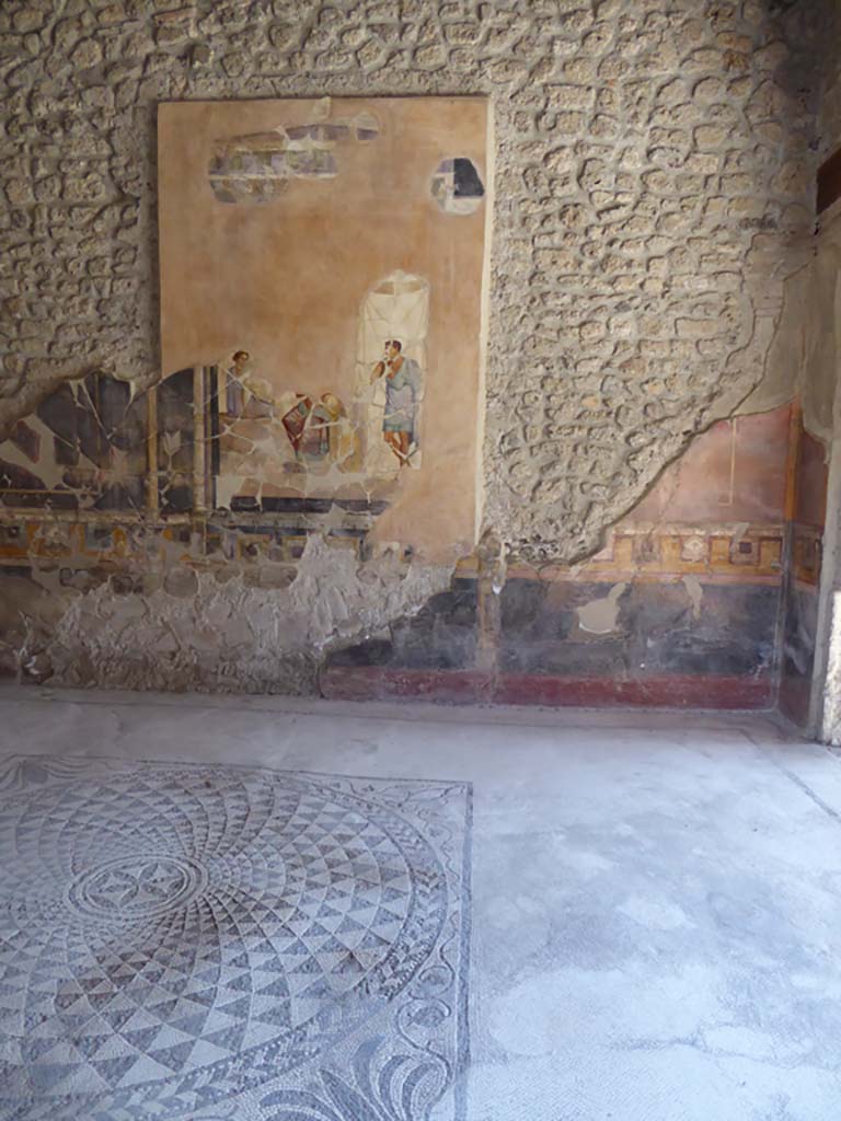 VI.16.7 Pompeii. September 2015. Room G, doorway threshold from side doorway in south wall; of atrium B.
Foto Annette Haug, ERC Grant 681269 DÉCOR.