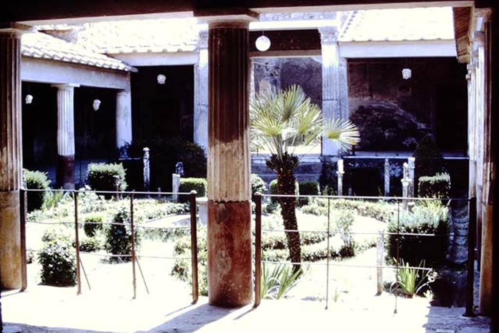 VI.16.7 Pompeii, 1968. Looking west across peristyle from east portico outside room G.
Photo by Stanley A. Jashemski.
Source: The Wilhelmina and Stanley A. Jashemski archive in the University of Maryland Library, Special Collections (See collection page) and made available under the Creative Commons Attribution-Non Commercial License v.4. See Licence and use details.
J68f0240