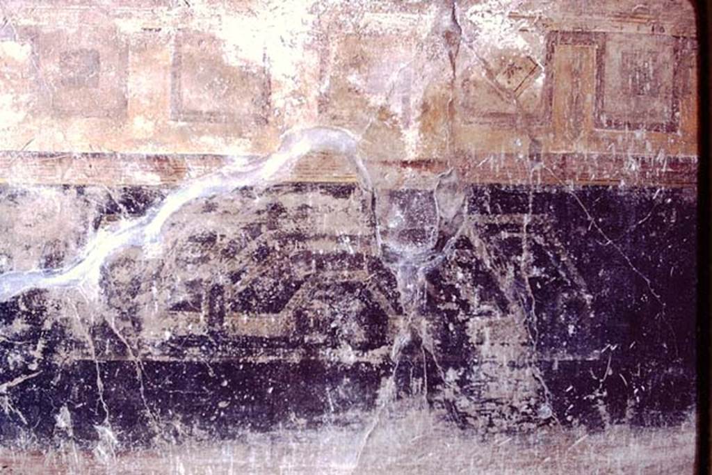 VI.16.7 Pompeii. 1968. Room G, east end of north wall of oecus.
Photo by Stanley A. Jashemski.
Source: The Wilhelmina and Stanley A. Jashemski archive in the University of Maryland Library, Special Collections (See collection page) and made available under the Creative Commons Attribution-Non Commercial License v.4. See Licence and use details.
J68f0236