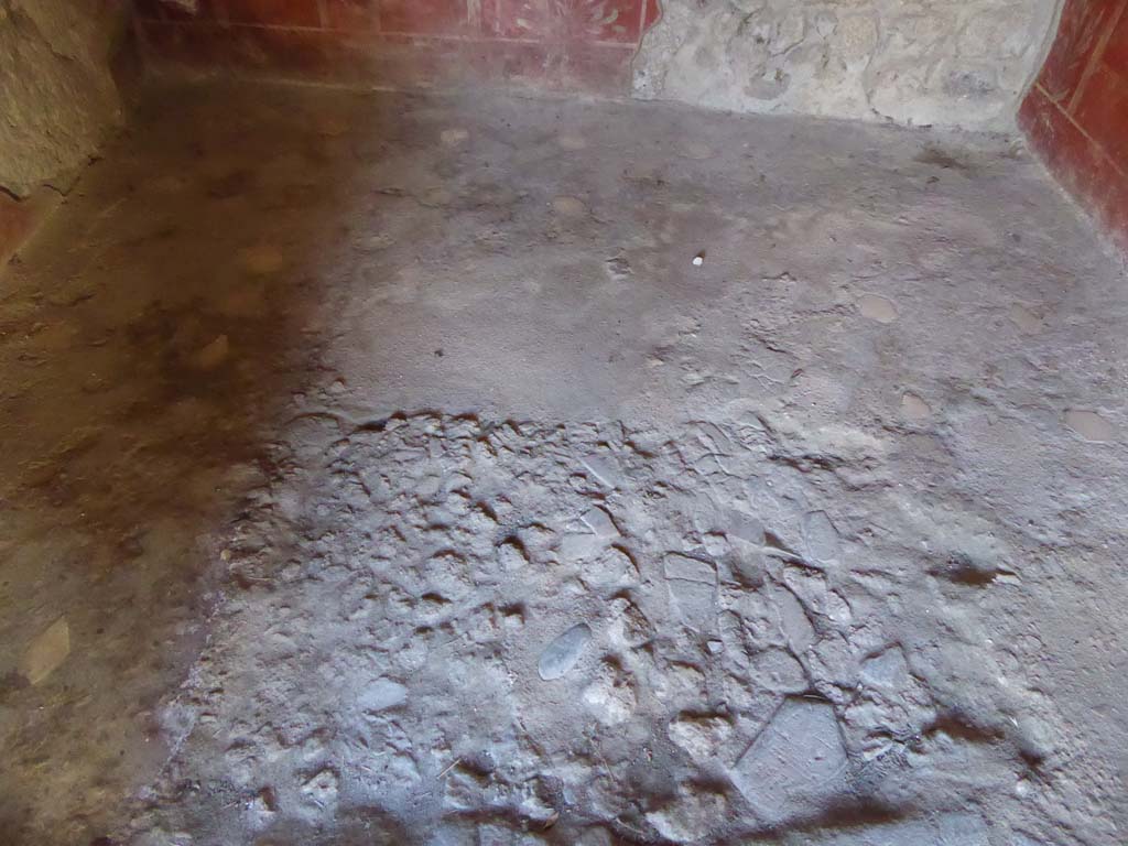 VI.16.7 Pompeii. September 2015. Room N, looking south across flooring from doorway.
Foto Annette Haug, ERC Grant 681269 D�COR.
