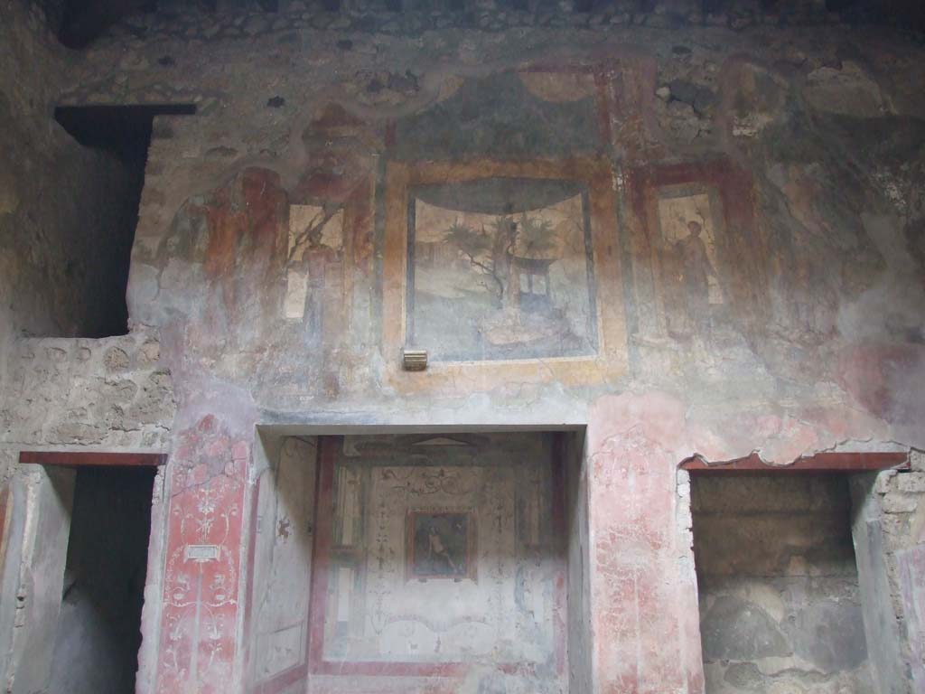 VI.16.15 Pompeii. December 2006. West wall of atrium B.