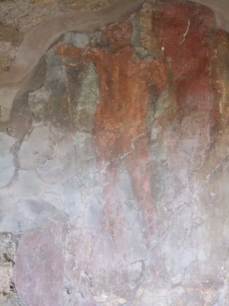 VI.16.15 Pompeii. December 2006. South end of upper west wall of atrium B above room D.
Detail of wall painting of statue of Poseidon holding trident and fish.