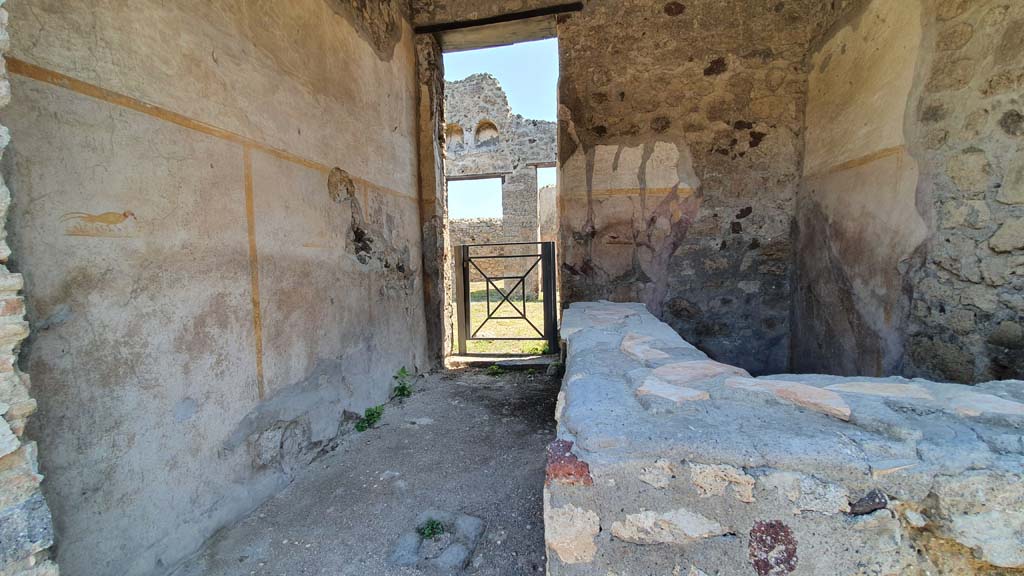 VI.16.33 Pompeii. July 2021. Looking towards painted walls in bar-room.
Foto Annette Haug, ERC Grant 681269 D�COR.


