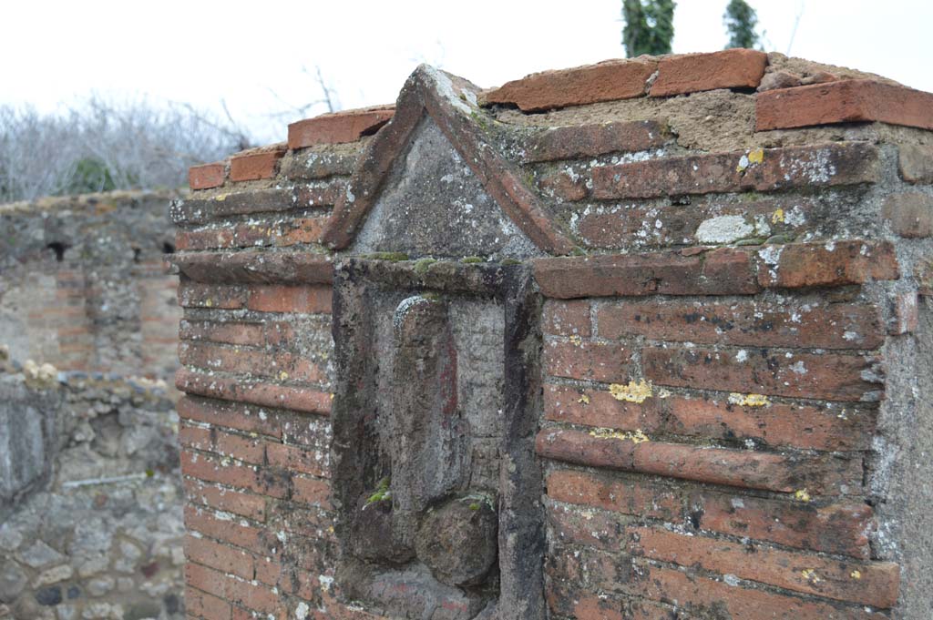 Plaque with phallus between VI.17.4 and VI.17.3, Pompeii. March 2018. Looking south.
Foto Taylor Lauritsen, ERC Grant 681269 D�COR
