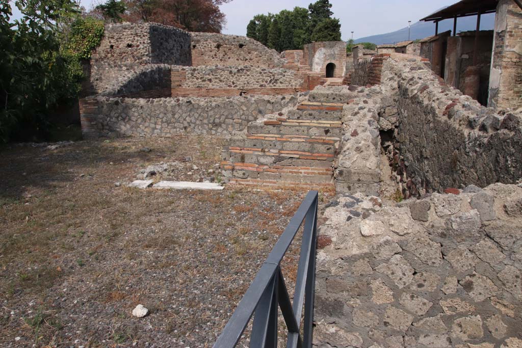 VI.17.10 Pompeii. September 2021. Looking towards north side of atrium from entrance doorway. Photo courtesy of Klaus Heese.