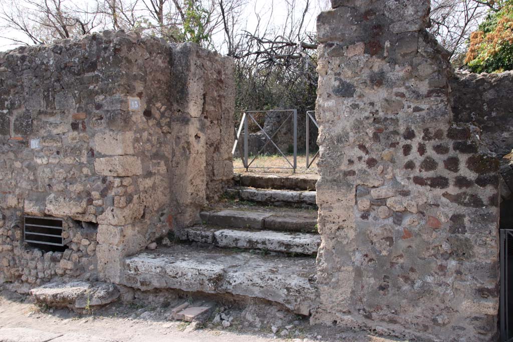 VI.17.14 -13 Pompeii. September 2021. Looking south-west towards steps to entrance doorway, in centre. Photo courtesy of Klaus Heese.