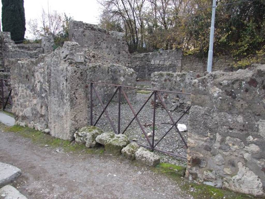 VI.17.15 Pompeii. December 2007. Entrance doorway to shop.