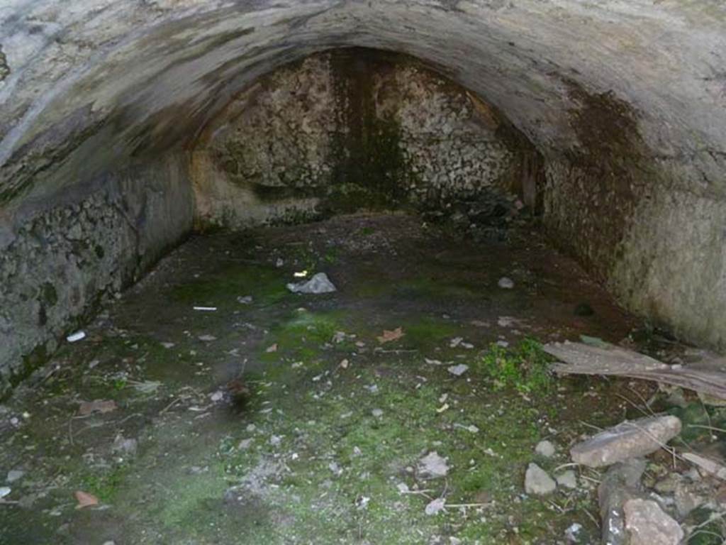 VI.17.34 Pompeii. May 2011. Underground room. Photo courtesy of Michael Binns.