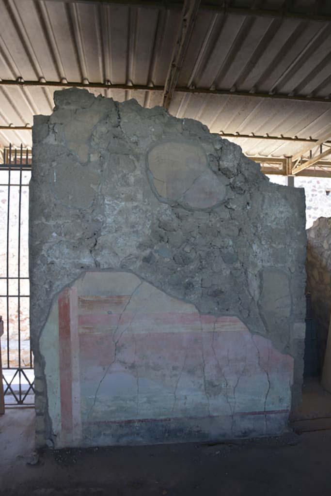 VI.17.41 Pompeii. September 2019. Looking east in atrium towards south side of entrance doorway
Foto Annette Haug, ERC Grant 681269 D�COR.
