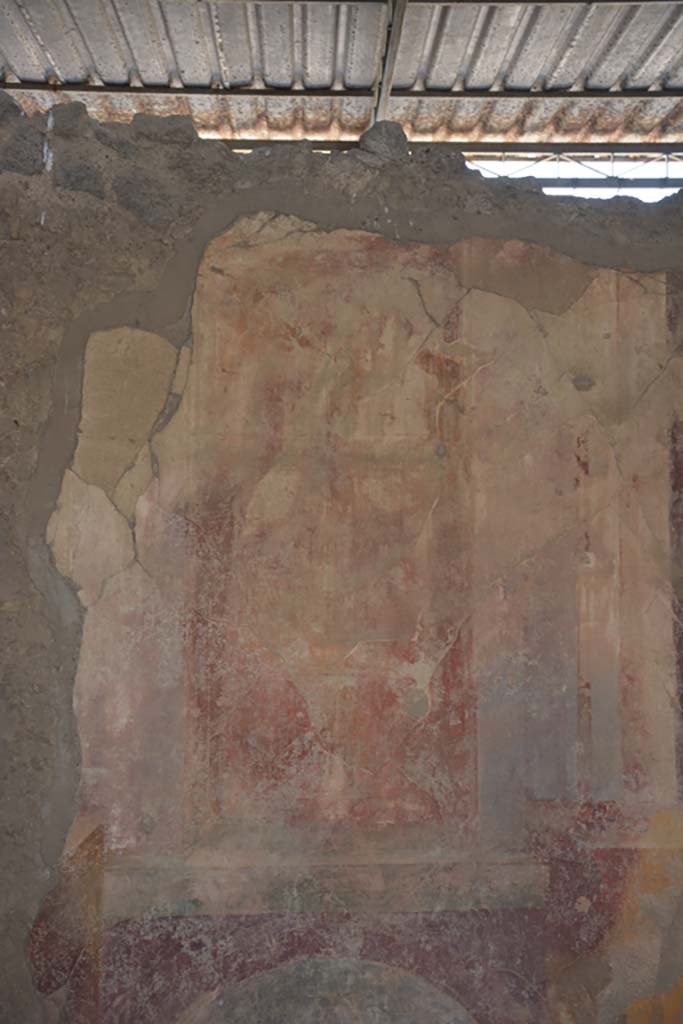 VI.17.41 Pompeii. September 2019. 
Centre of west wall in triclinium on south side of atrium. Painted door?
Foto Annette Haug, ERC Grant 681269 D�COR.

