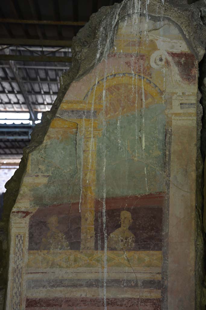 VI.17.41 Pompeii. September 2019. Cubiculum 17, detail from upper east wall at south end.
Foto Annette Haug, ERC Grant 681269 D�COR.
