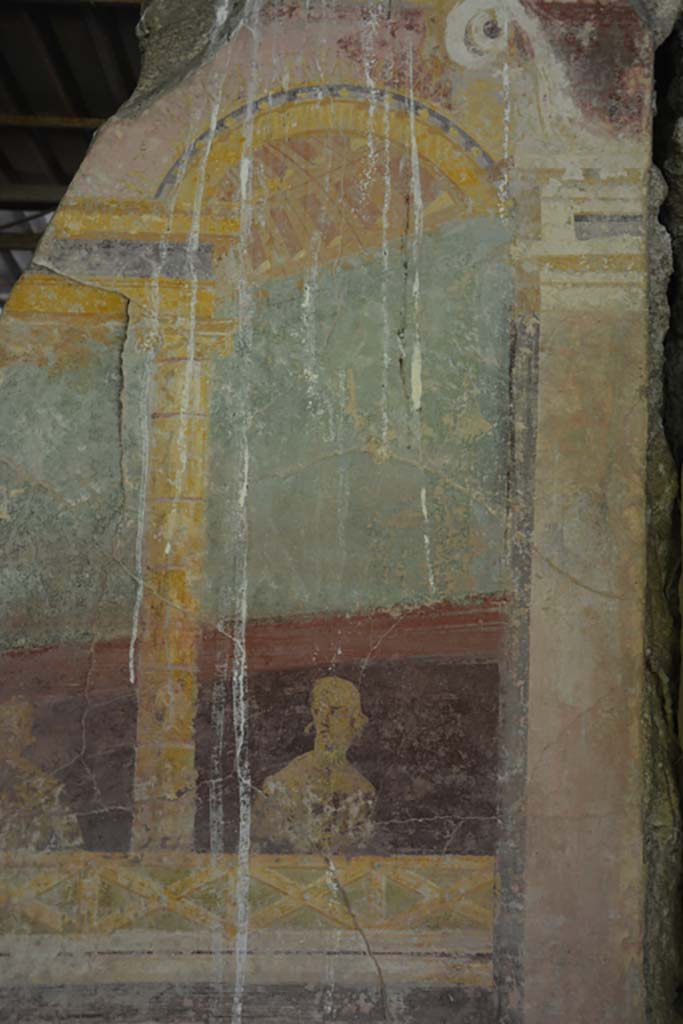 VI.17.41 Pompeii. September 2019. Cubiculum 17, detail from upper east wall at south end.
Foto Annette Haug, ERC Grant 681269 D�COR.
