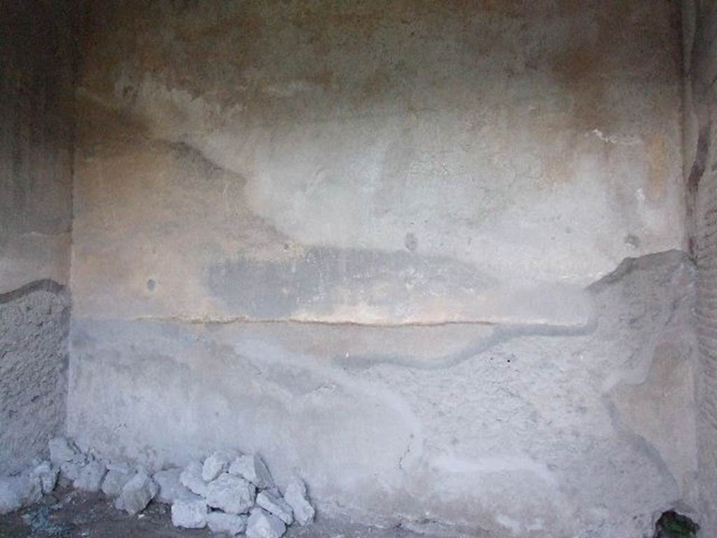 VII.1.8 Pompeii. December 2006. Room R, bowling players� room, north wall.
