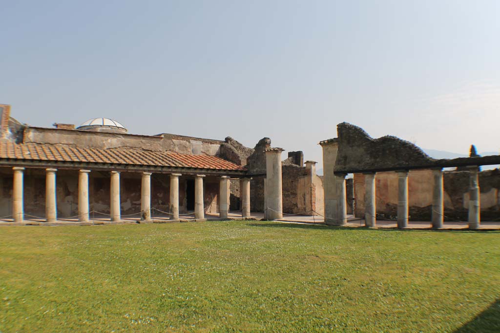VII.1.8 Pompeii. March 2014. Looking south-east across gymnasium area C, towards the main entrance doorway.
Foto Annette Haug, ERC Grant 681269 D�COR

