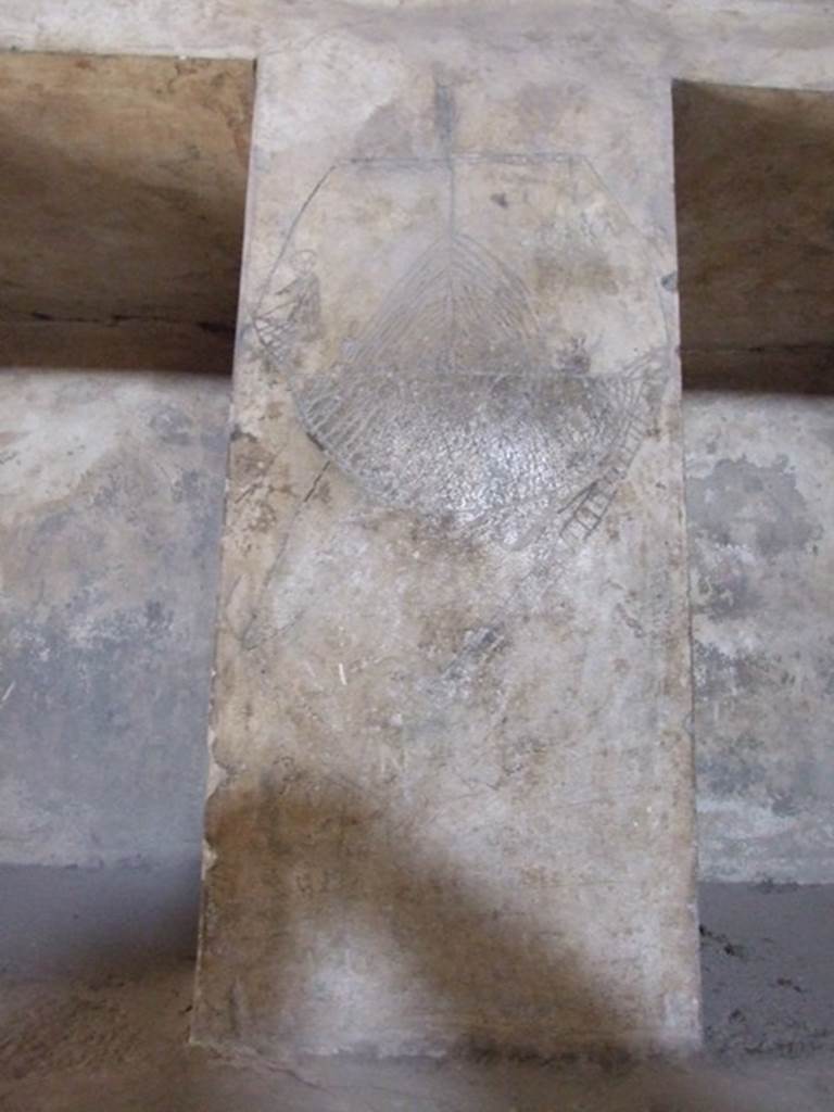 VII.1.8 Pompeii. December 2007. Women�s changing room 11. Scratched graffito of boat with man on prow. 