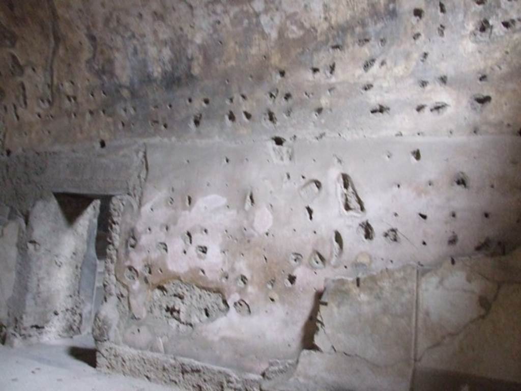 VII.1.8 Pompeii. December 2007. South wall of tepidarium 10 in women�s baths.