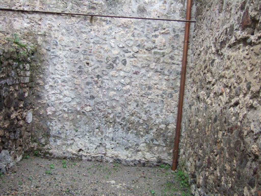 VII.1.46 Pompeii. December 2005. South wall of cubiculum �b�.