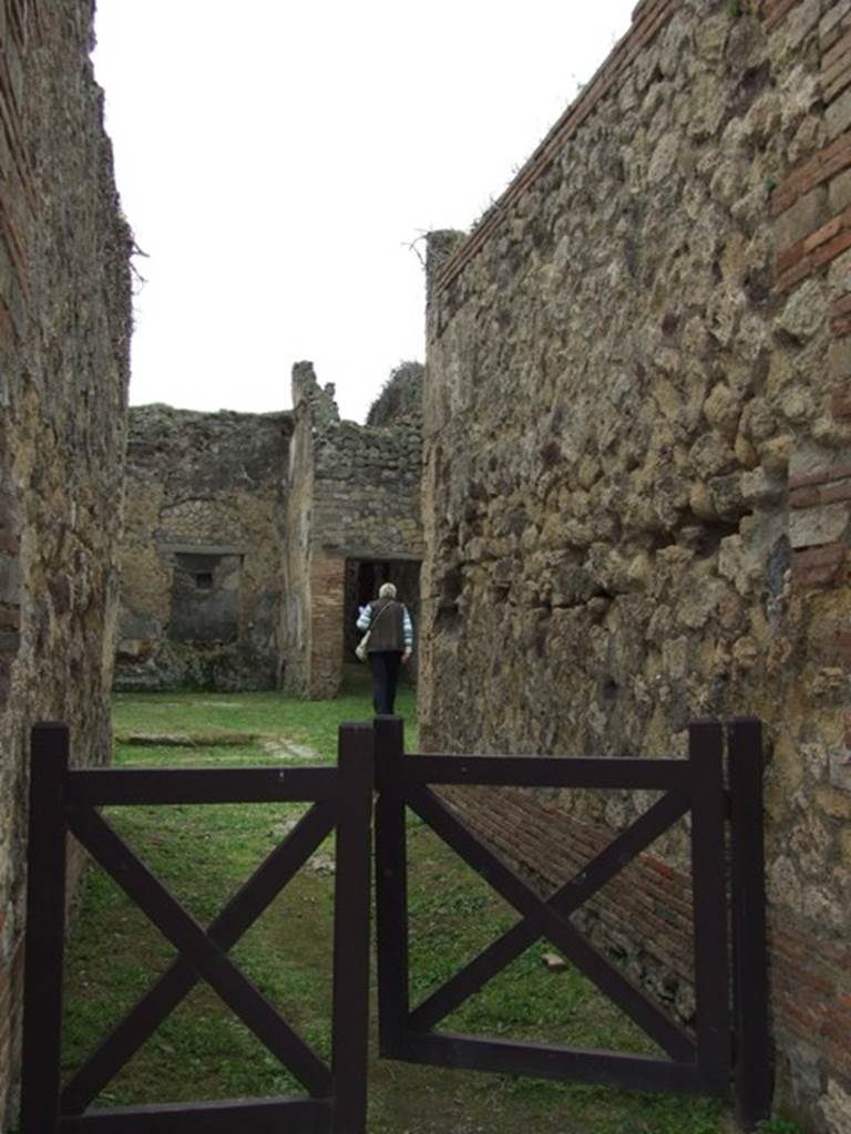 VII.2.14 Pompeii.  March 2009. Entrance fauces.
