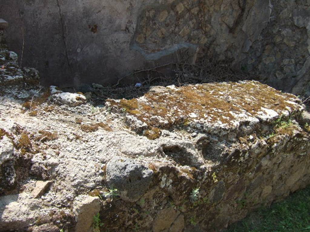 VII.2.15 Pompeii.  May 2006.  Counter.