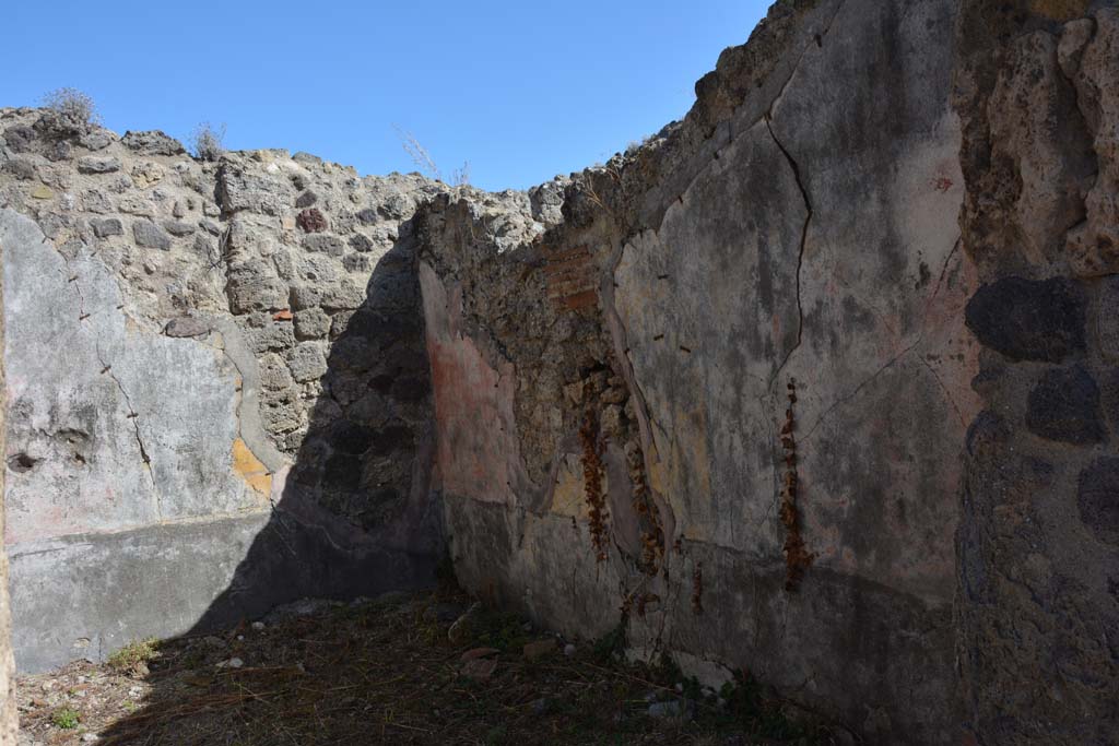 VII.2.16 Pompeii. October 2019. Cubiculum 7, east wall, south-east corner and south wall.
Foto Annette Haug, ERC Grant 681269 D�COR.
