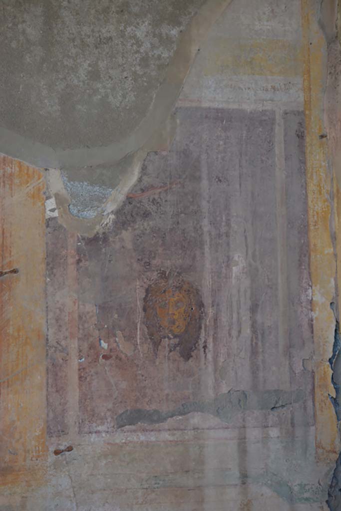 VII.2.16 Pompeii. October 2019. Oecus 10, detail from east wall at south end.
Foto Annette Haug, ERC Grant 681269 D�COR.
