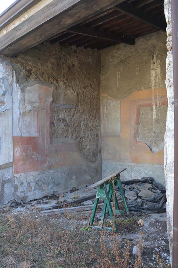 VII.2.16 Pompeii. October 2019. Exedra 17, east wall and south-east corner.
Foto Annette Haug, ERC Grant 681269 D�COR.
