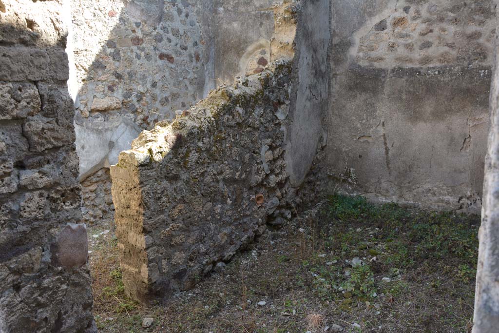 VII.2.16 Pompeii. October 2019. Room 19, looking towards east wall with doorway into room 18.
Foto Annette Haug, ERC Grant 681269 DÉCOR.
