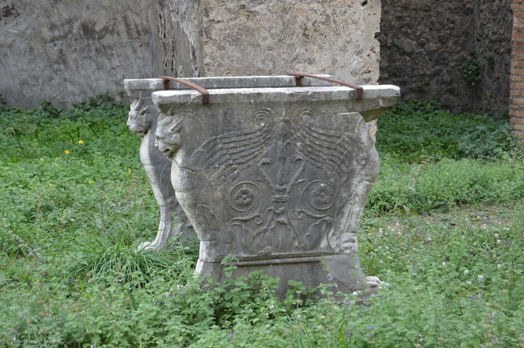 VII.2.18 Pompeii. October 2017. Room 1, atrium. Looking towards east side of marble table legs of winged panthers.  
Foto Taylor Lauritsen, ERC Grant 681269 DÉCOR.
