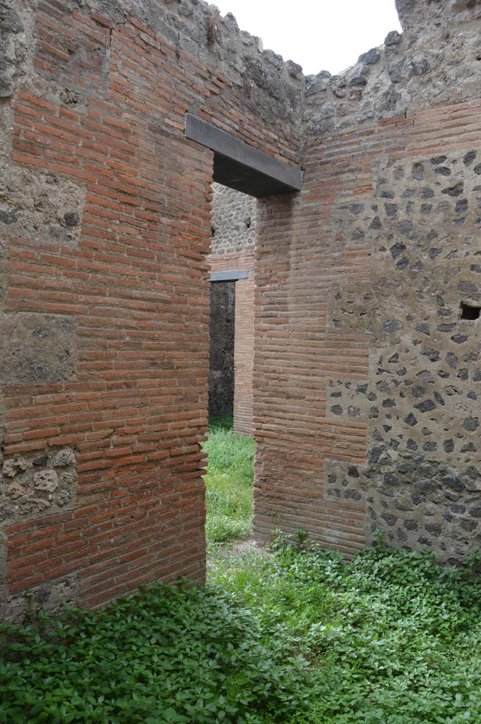 VII.2.18 Pompeii. October 2017. 
Room 2, south-west corner with doorway from room into atrium.
Foto Taylor Lauritsen, ERC Grant 681269 DÉCOR.
