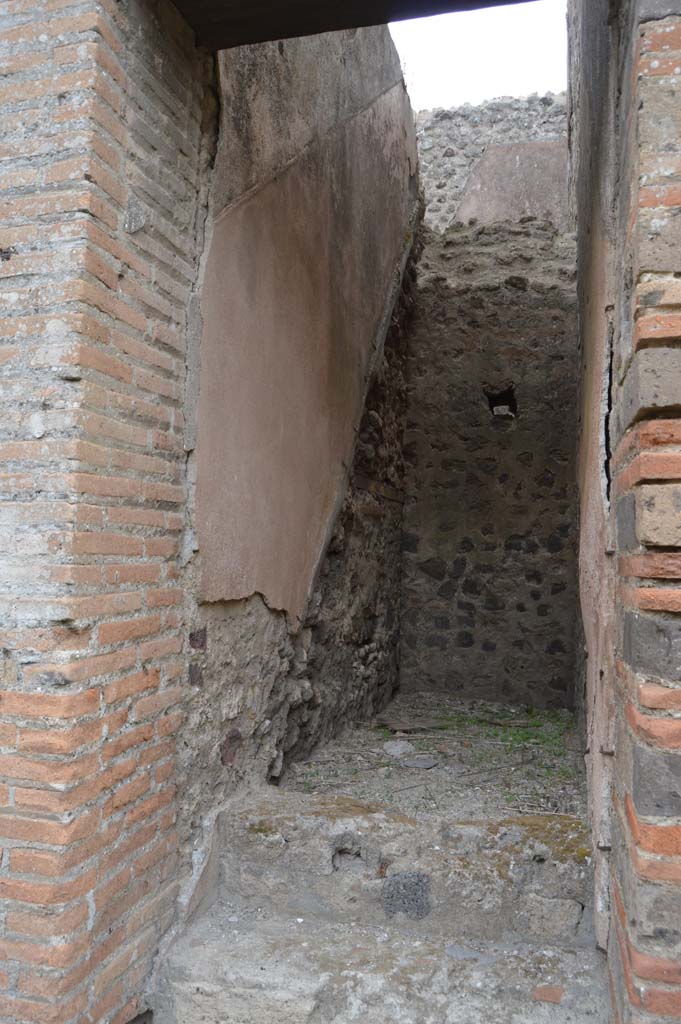 VII.2.19 Pompeii October 2017. Looking south through entrance towards east wall where line of stairs can be seen.
Foto Taylor Lauritsen, ERC Grant 681269 D�COR.

