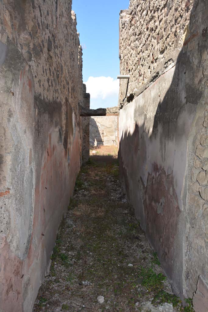 VII.2.20 Pompeii. October 2019. Room 9, looking north along corridor towards atrium.
Foto Annette Haug, ERC Grant 681269 D�COR.

