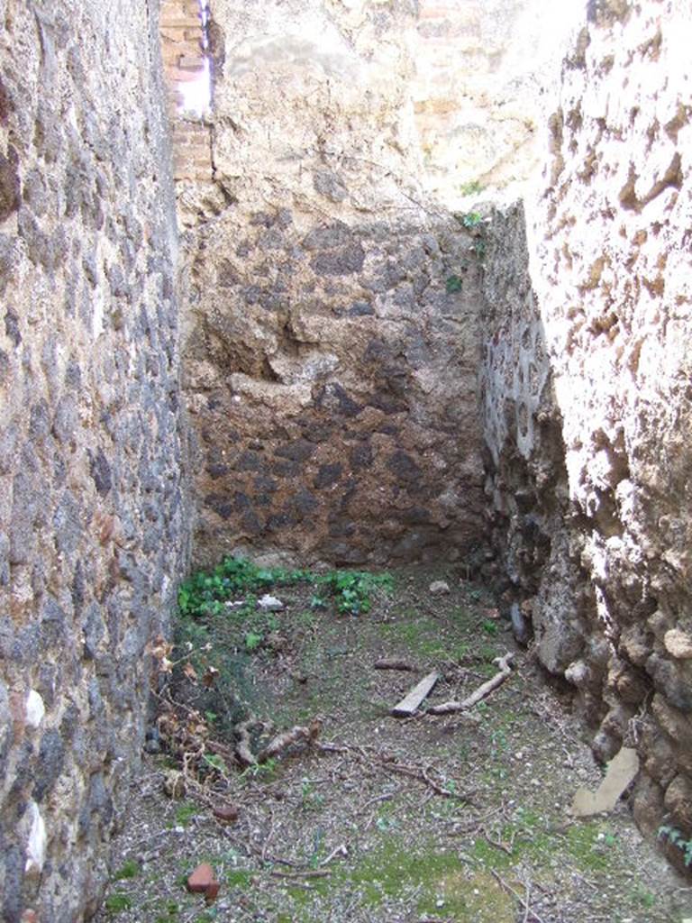 VII.2.21 Pompeii. May 2006. Site of steps to upper floor.