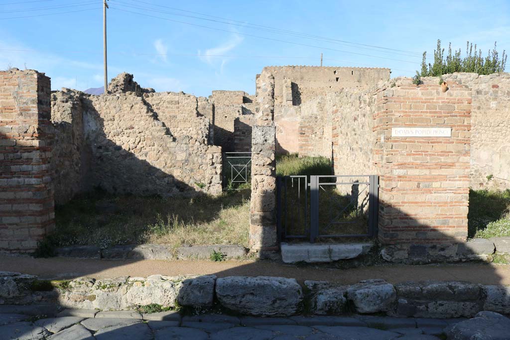 VII.2.38 Pompeii, in centre. December 2018. Looking north to entrances, with VII.2.37, on left. Photo courtesy of Aude Durand.