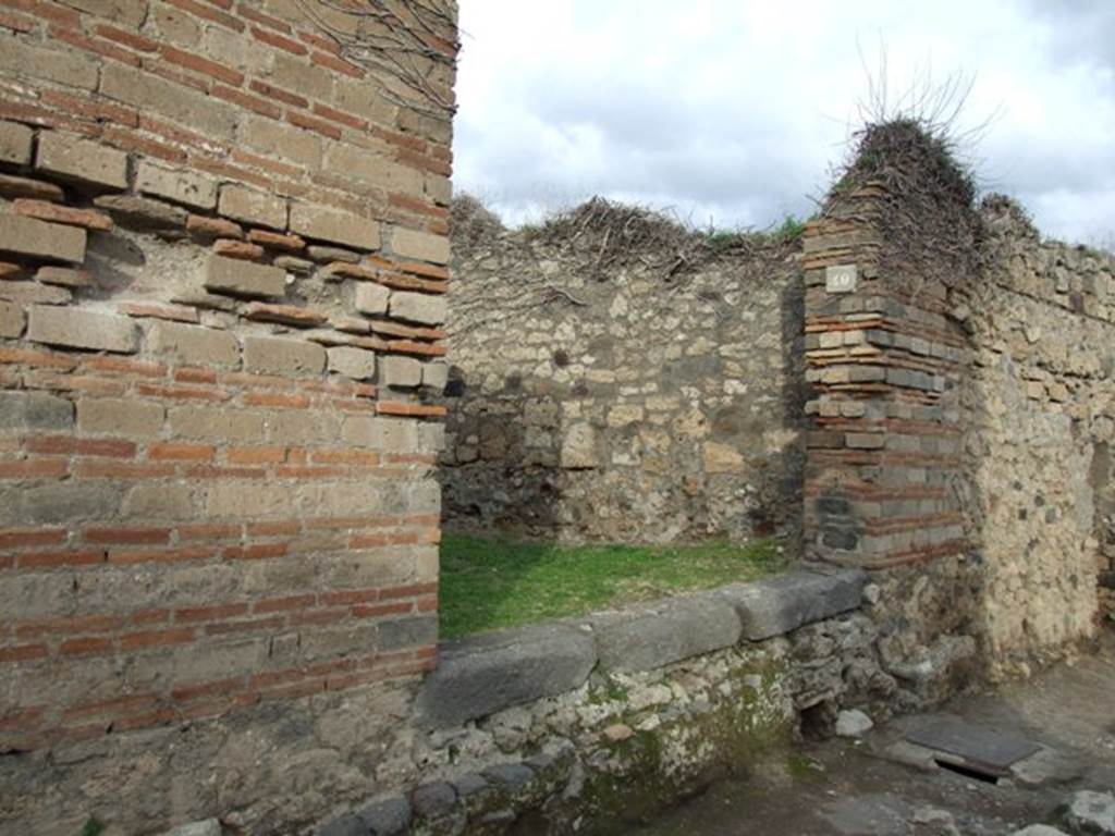 VII.2.40 Pompeii.  December 2007.  Entrance.