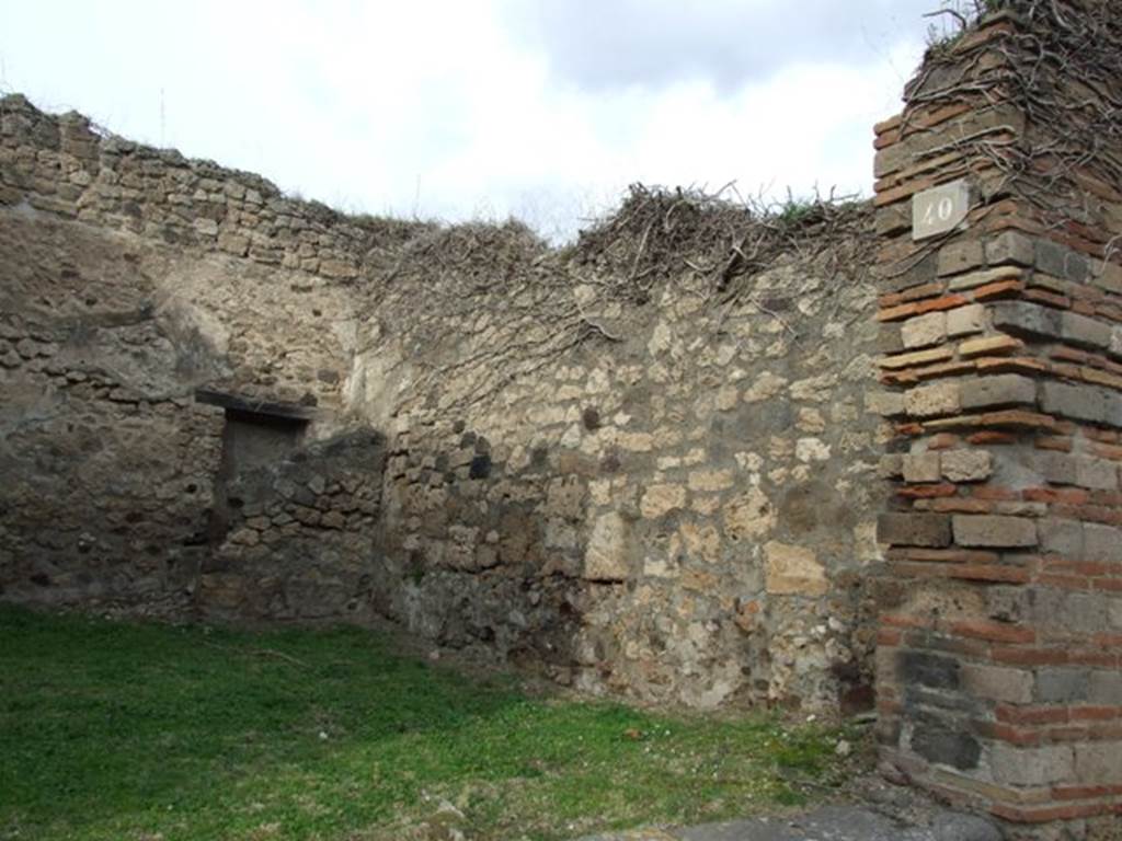 VII.2.40 Pompeii.  December 2007.  East wall.
