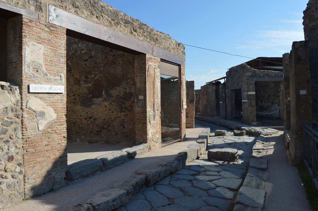 VII.2.44, in centre, and VII.2.45 Pompeii. October 2017. Looking towards entrance doorways.
Foto Taylor Lauritsen, ERC Grant 681269 D�COR.

