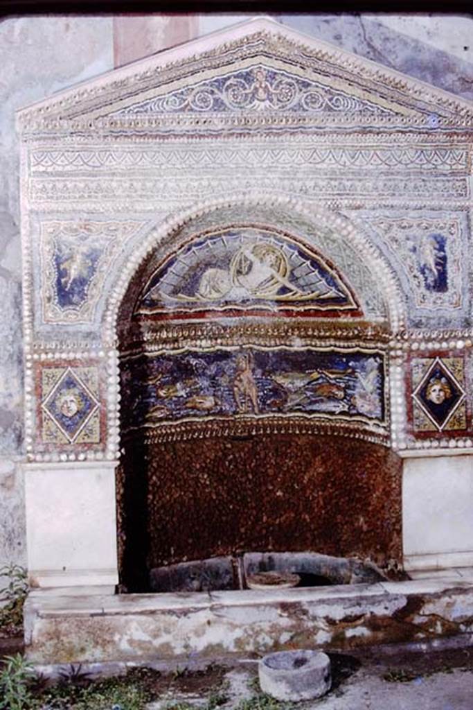 VII.2.45 Pompeii, 1978. Mosaic fountain. Photo by Stanley A. Jashemski.
Source: The Wilhelmina and Stanley A. Jashemski archive in the University of Maryland Library, Special Collections (See collection page) and made available under the Creative Commons Attribution-Non Commercial License v.4. See Licence and use details. J78f0042